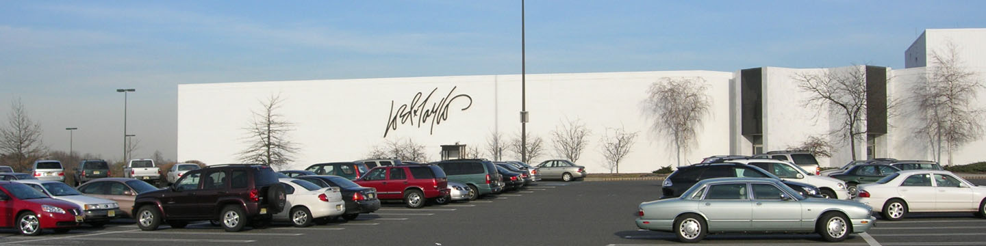 Lord + Taylor – Freehold Raceway Mall – Freehold, NJ